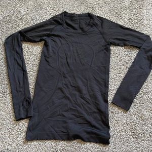 Lululemon Long Sleeve Swiftly top